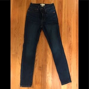 Madewell CURVY skinny jeans.  Regular size 24.